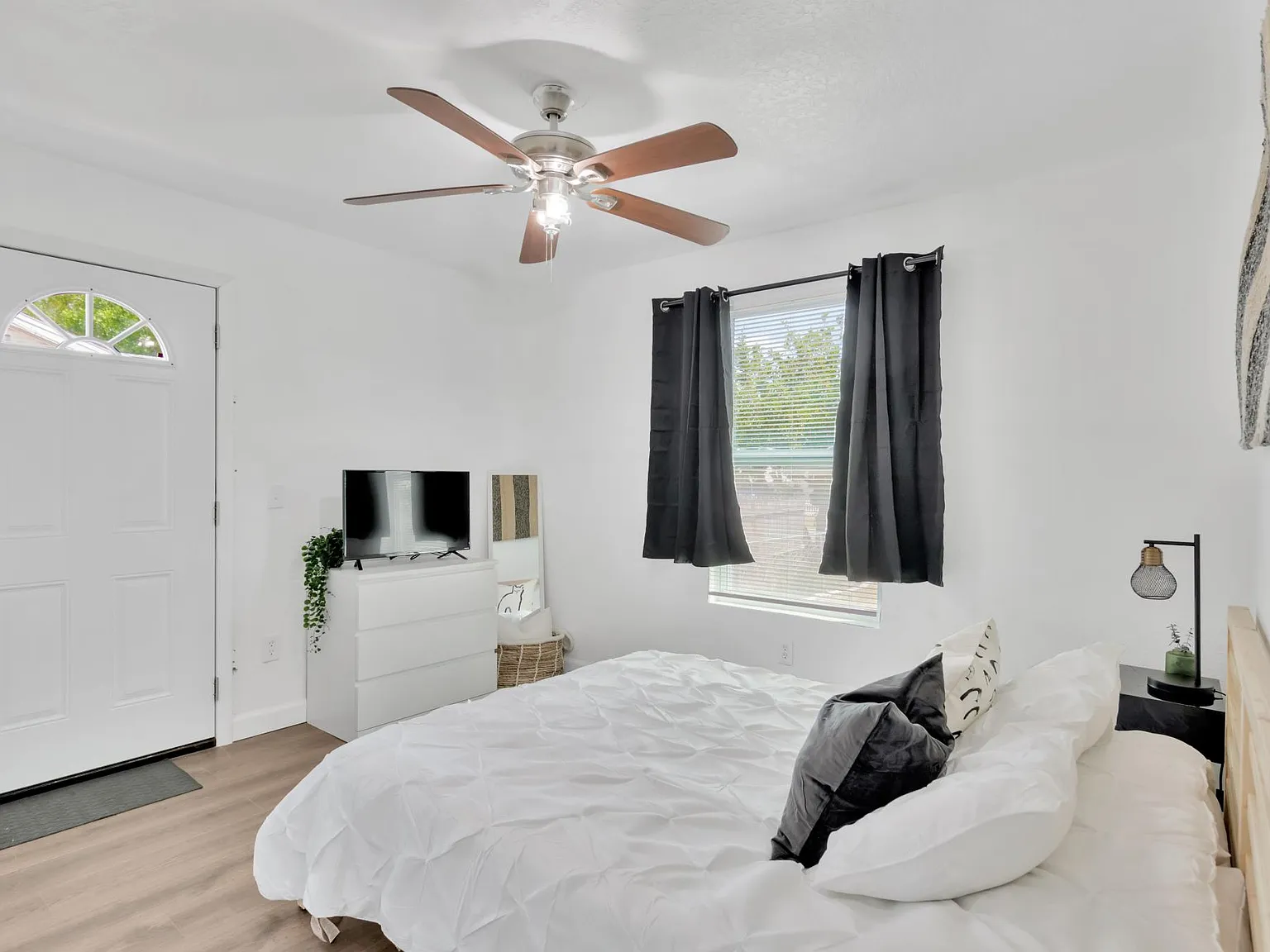 1 bed, 500 sqft, $1,450 — Photo 3