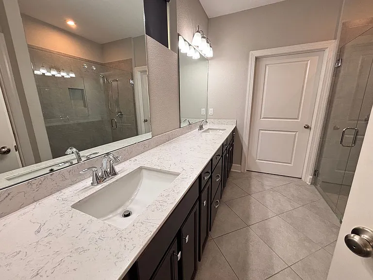 212 Willow Creek Ct — Photo 33