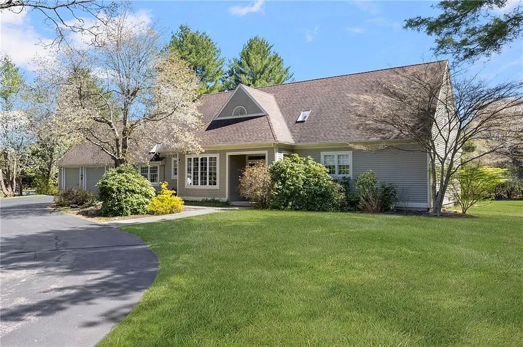 110 Osprey Dr — Photo 3