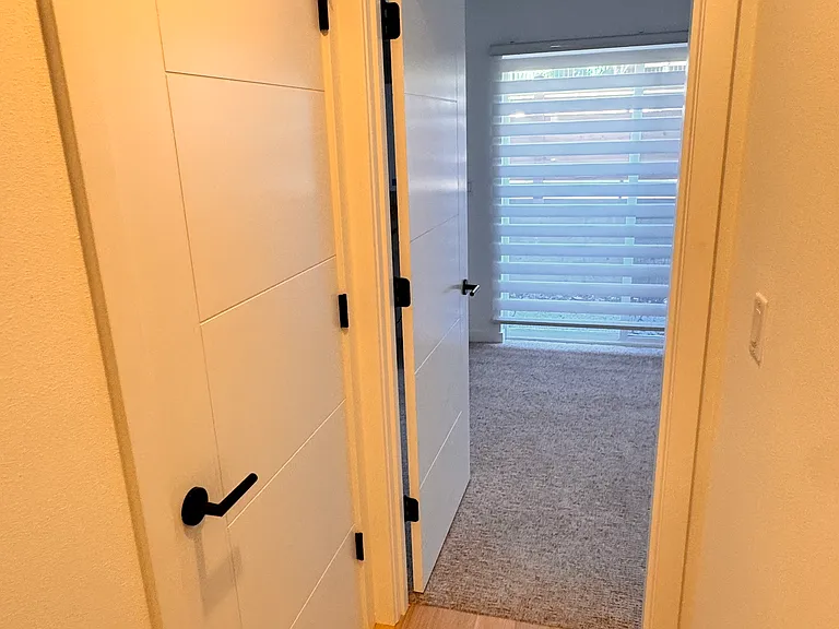 2344 Franklin Ave E — Photo 13