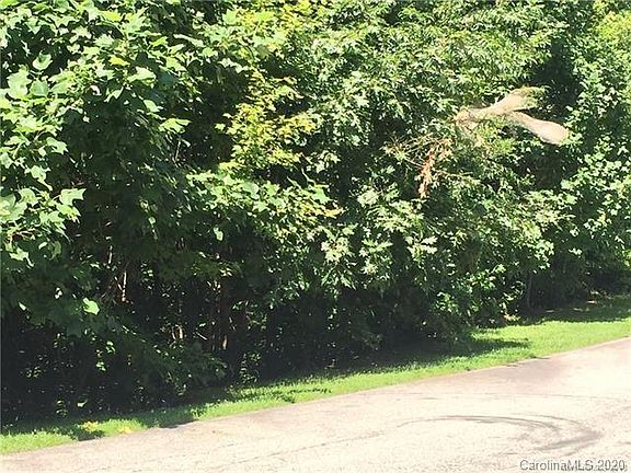 3rd image of 105 Crossvine Trl