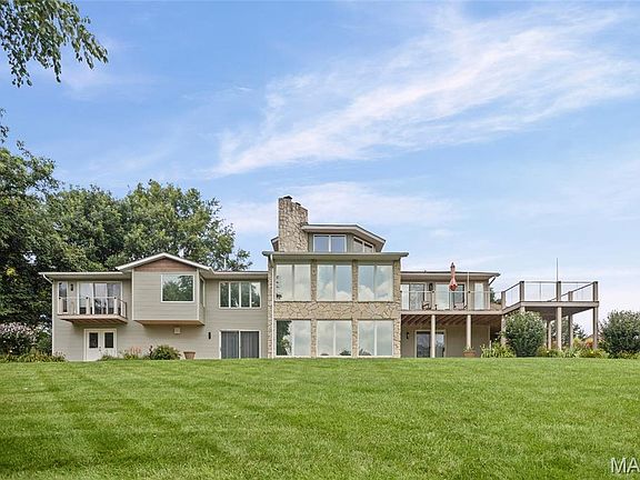 3rd image of 5119 White Oak Dr