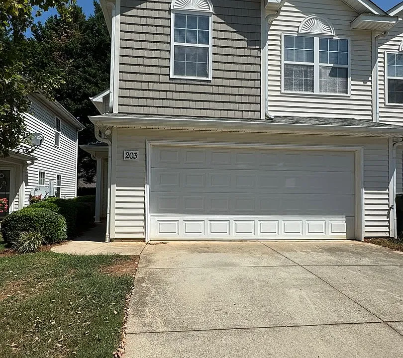 203 Clusters Cir