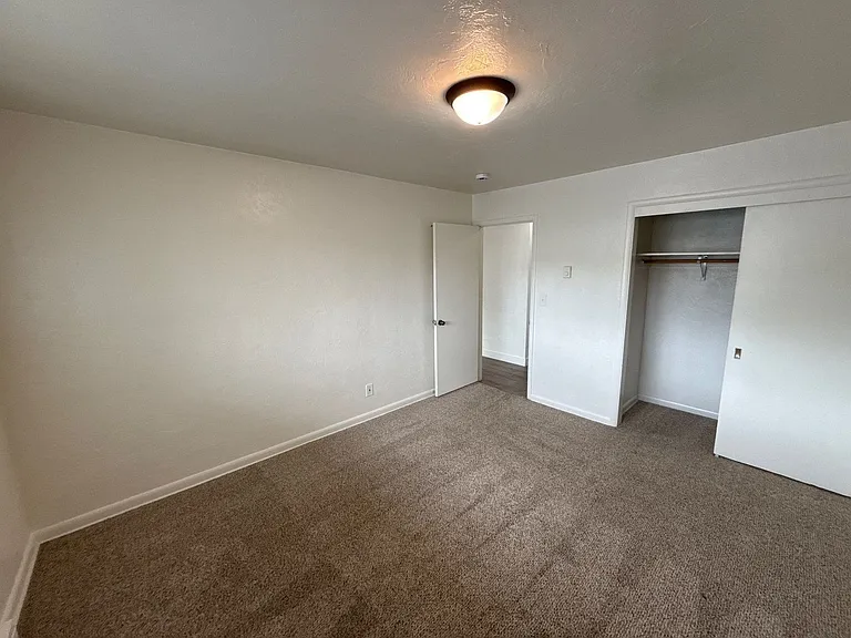 1835 Beach Ave NE #4 — Photo 12