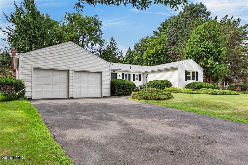 2nd image of 2334 St Joseph Drive
