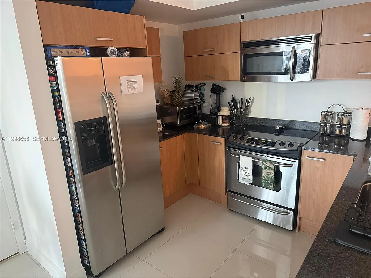Building Photo - 350 S Miami Ave #1605