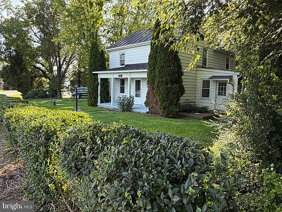 2nd image of 729 Rippon Village Dr