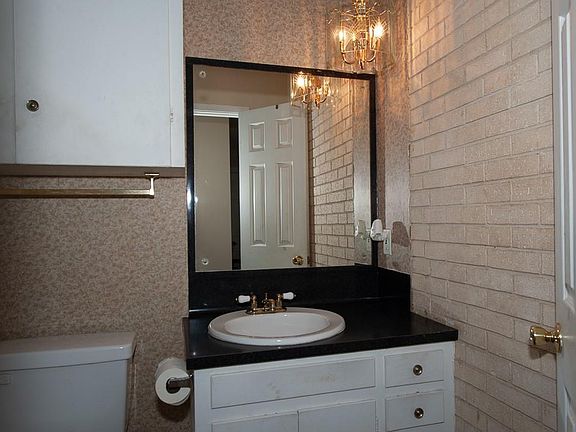 4th image of 7303 Grand Canyon Dr #B