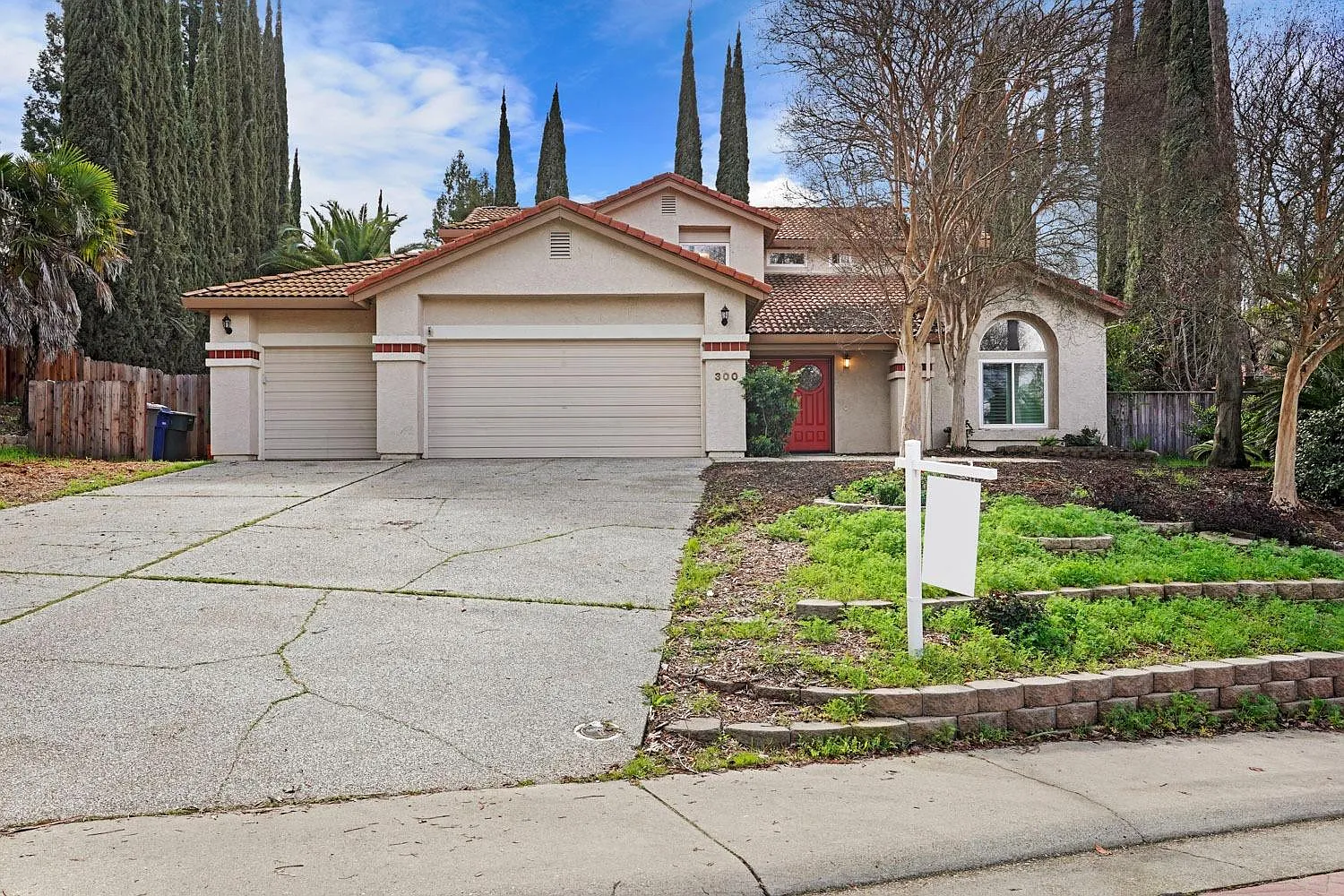 300 Fayette Way photo 1