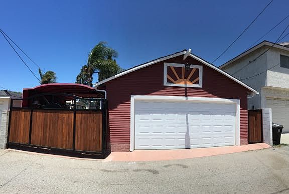 2 car barn with workshop