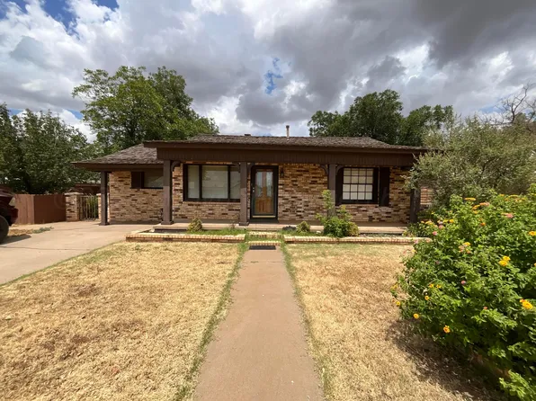 1306 Avenue I NW, Childress, TX 79201
