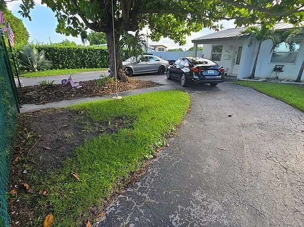 13825 Monroe St, Miami, FL 33176