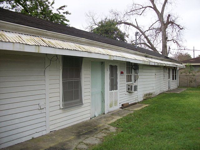 2nd image of 209 Ruth St