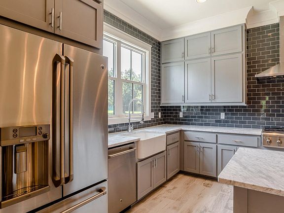 5th image of 1252 E Beach Blvd