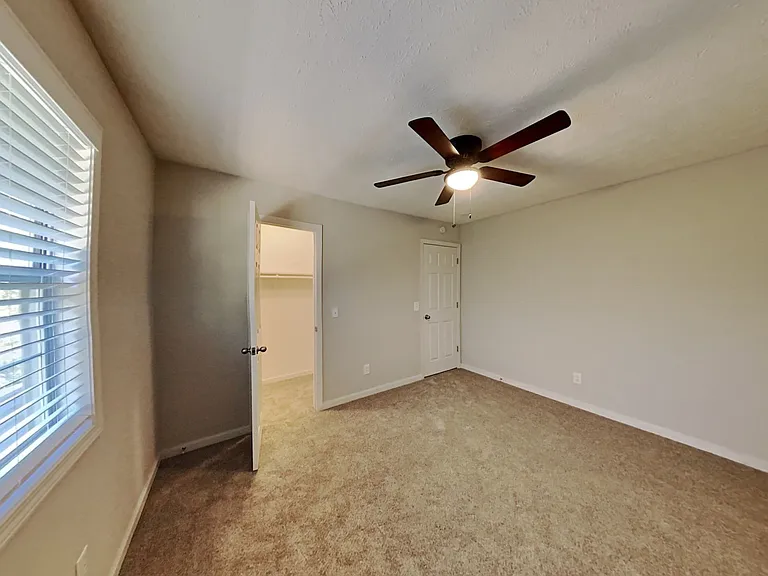3718 Cherokee Overlook Dr — Photo 12