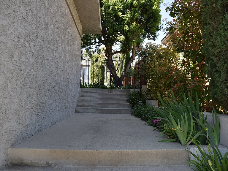 73 Esperanza Ave — Photo 16