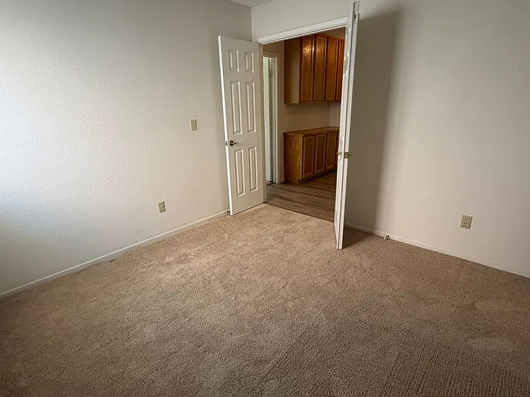 1328 Maplegrove Cir — Photo 26