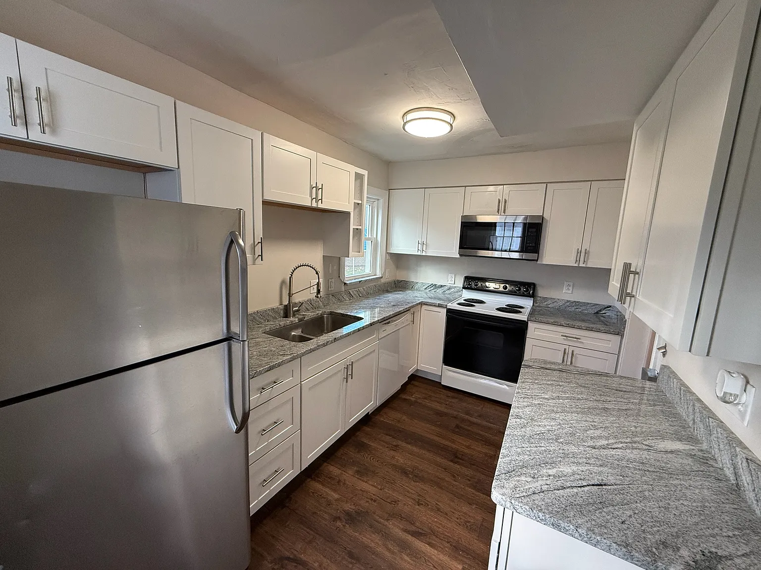 6190 Washington Blvd — Photo 2