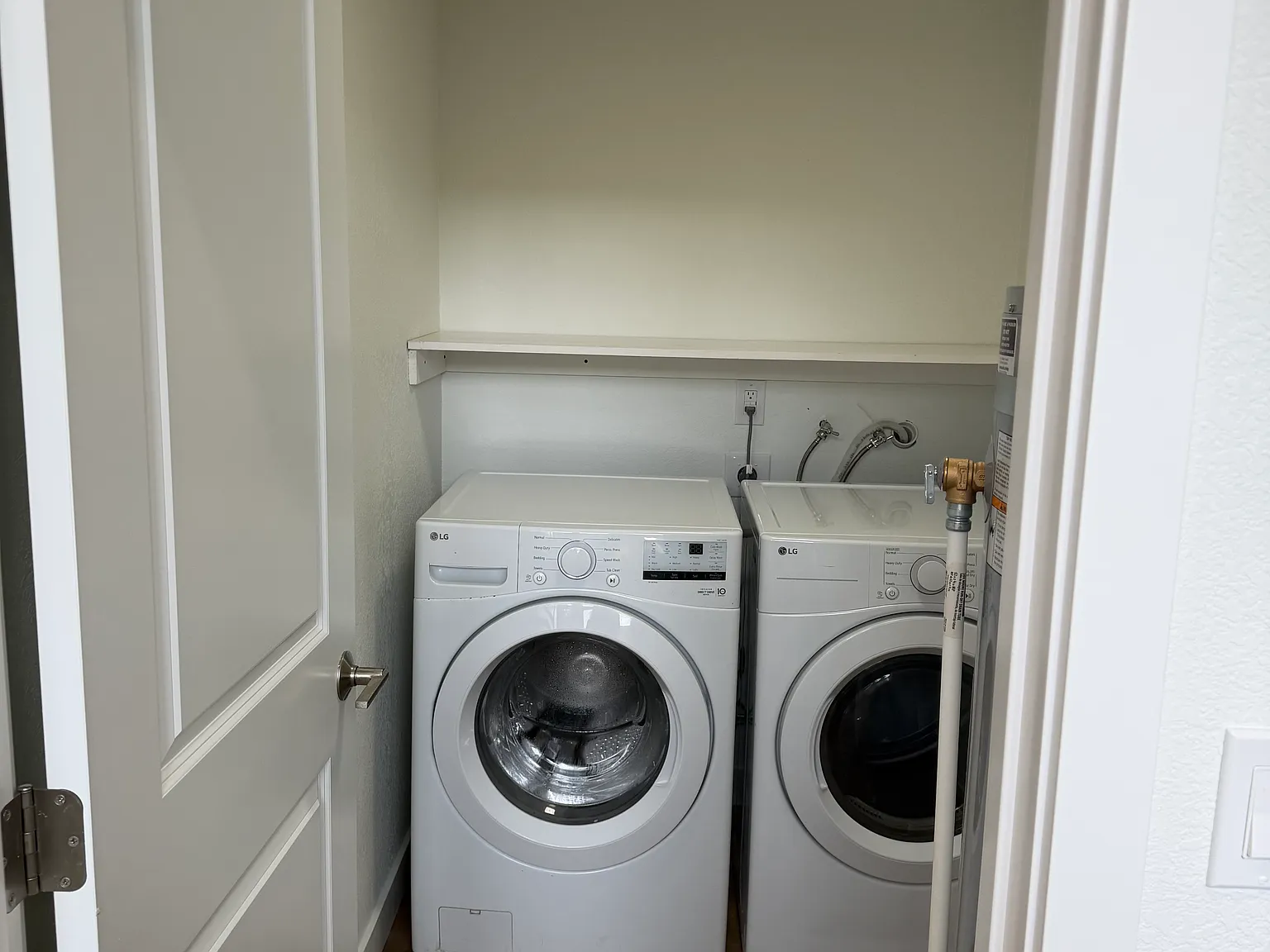 2 bed, 1040 sqft, $2,650 — Photo 1