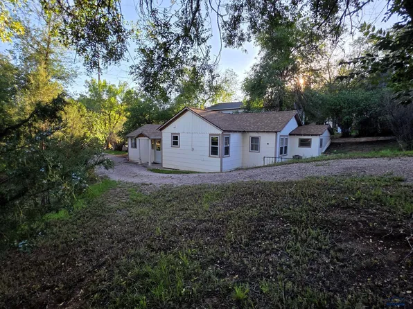 2317 Wilson Ave, Hot Springs, SD 57747