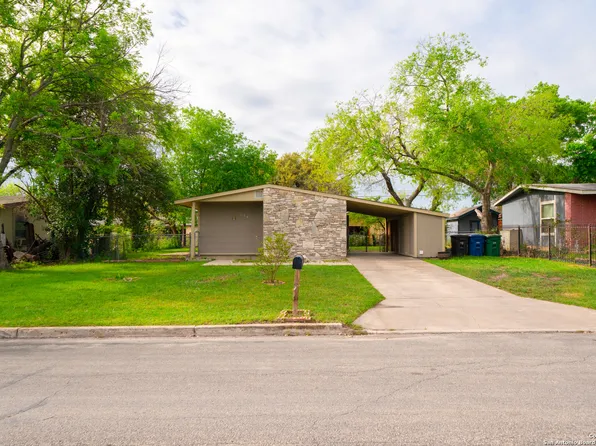 134 SEACOMBER PL, San Antonio, TX 78242
