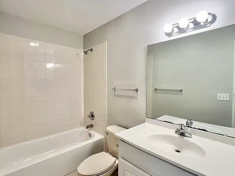 4416 Sherwood Forest Dr — Photo 17