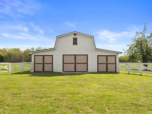 2nd image of 306 Farrar Hill Rd