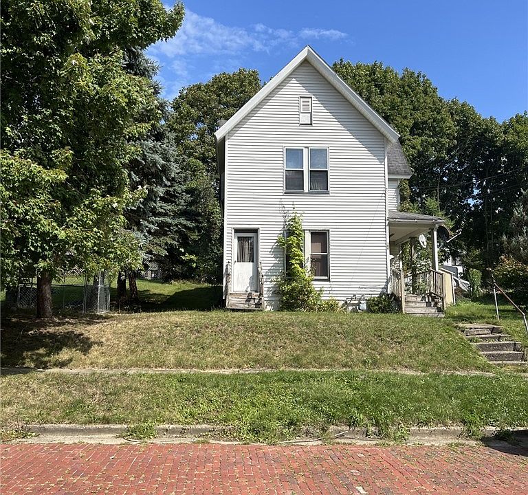 1st image of 106 Hedges Ave