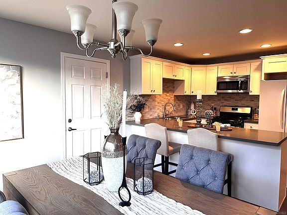 5th image of 3864 Marlesta Dr