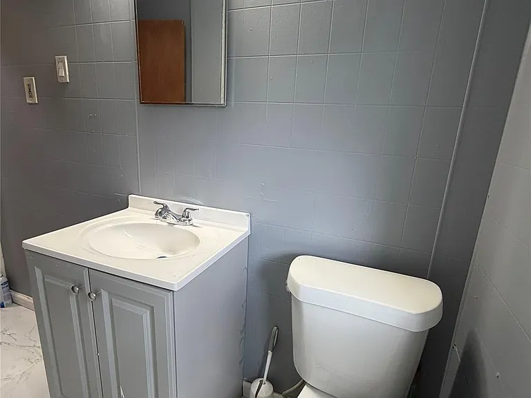 1441 W Euclid St — Photo 14