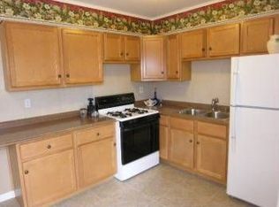 2825 Tyler Ave, Waukegan, IL 60087