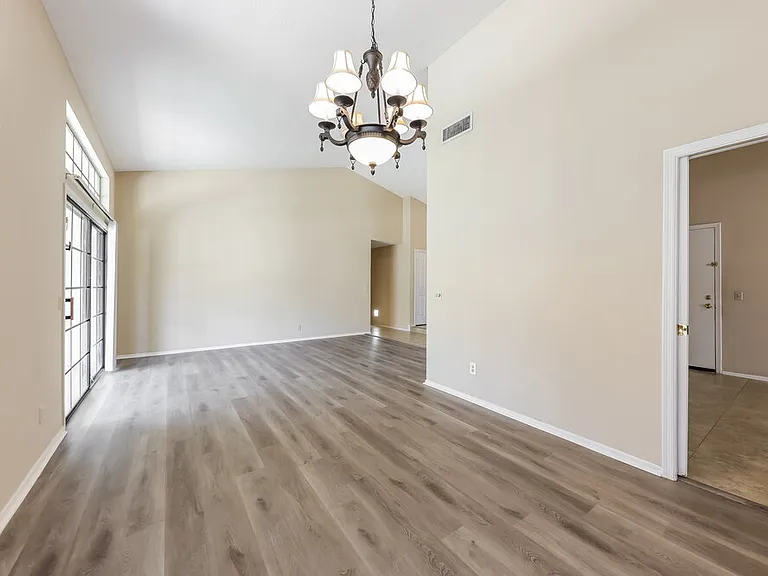 6709 W Topeka Dr — Photo 5