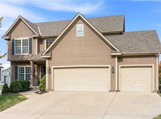 2336 SW Hawk View Rd, Lees Summit, MO 64082
