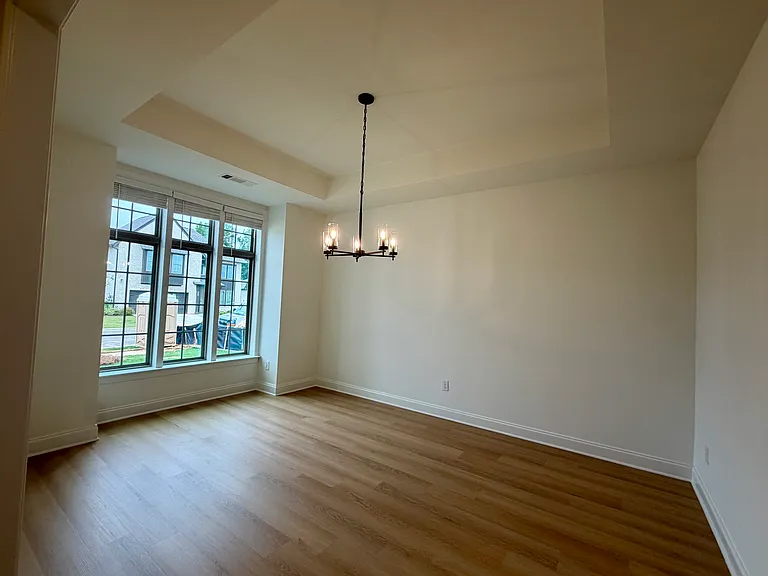 2614 Rutland Rd — Photo 5