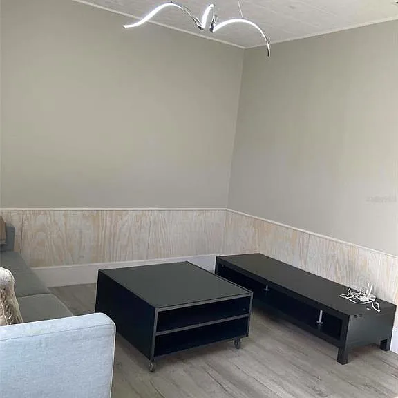 31 W Oakwood St #2 — Photo 6