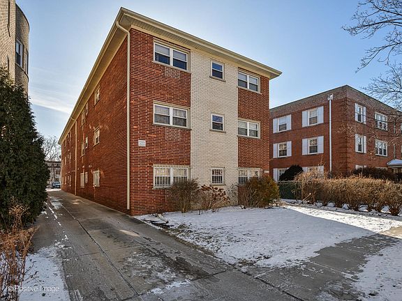 2nd image of 2067 W Farwell Ave #3S