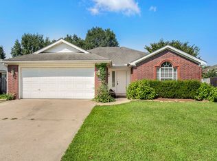1063 S Liberty Dr, Fayetteville, AR 72701