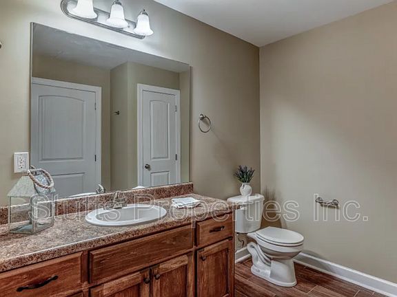 2nd image of 100 Bruin Dr Unit 101