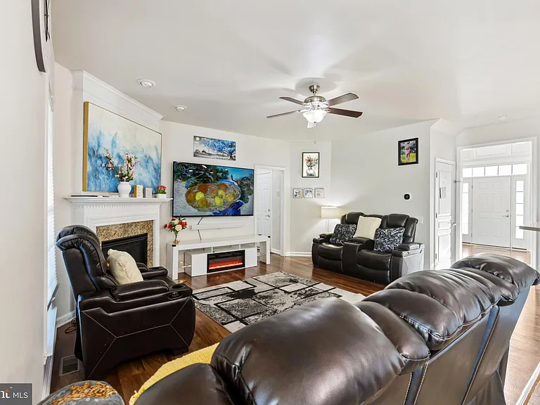 84 Wyndale Ct — Photo 8