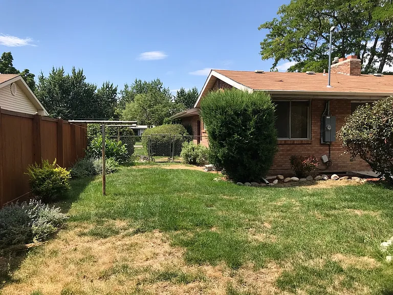 3824 W Greenbrier Dr — Photo 32