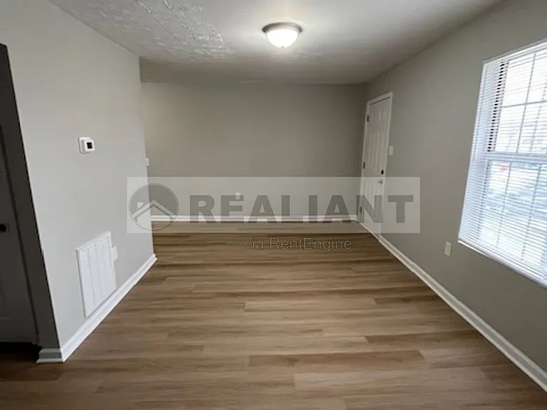 32 Mary St #5 — Photo 4