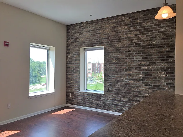 Morton Grad Apartments — Photo 54