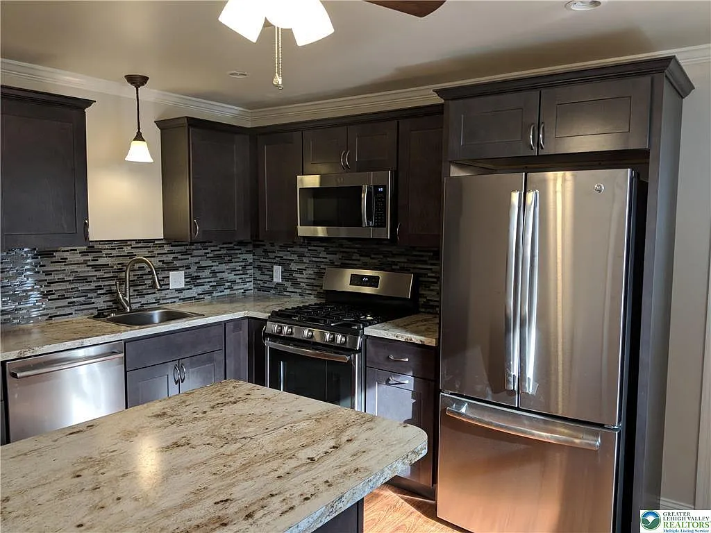 2 bed, 2.0 bath, 1440 sqft, $2,000 — Photo 4