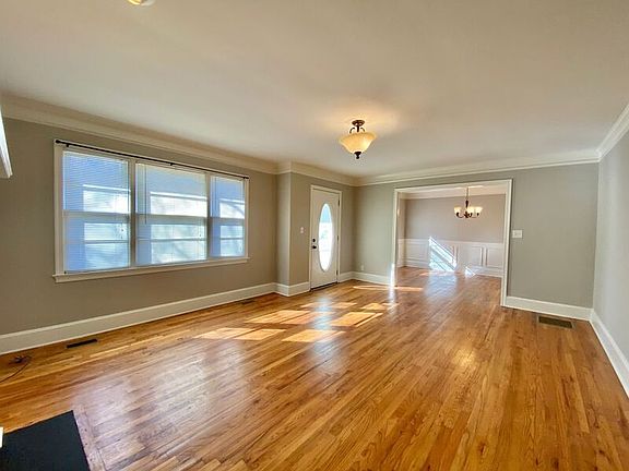 3rd image of 3870 Hog Mountain Rd