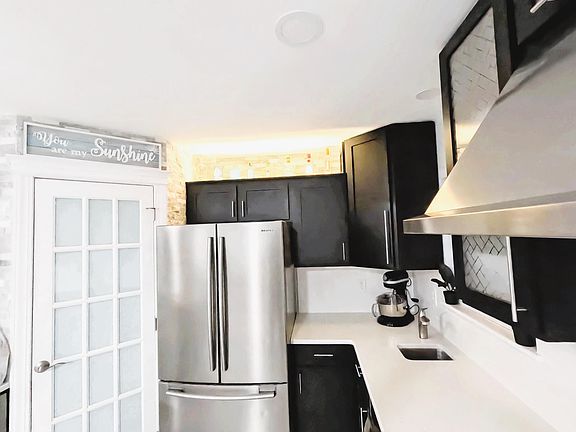 4th image of 5705 Katha Dr