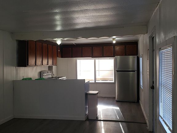 4th image of 303 Concordia Blvd