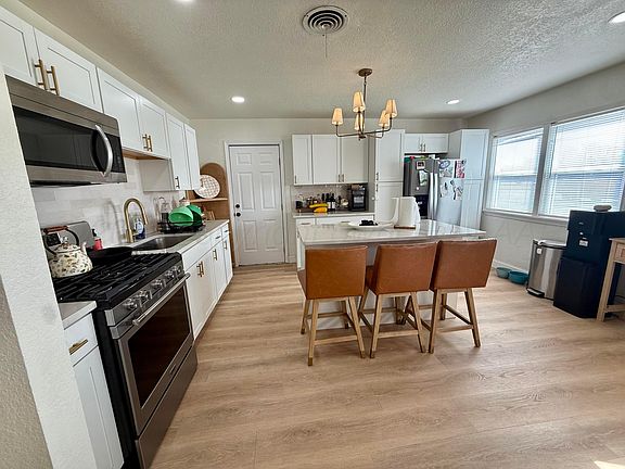 2nd image of 308 Allen Ave