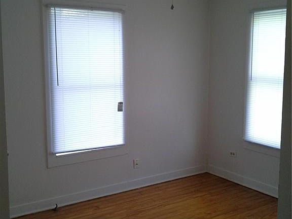 4th image of 868 Porter St