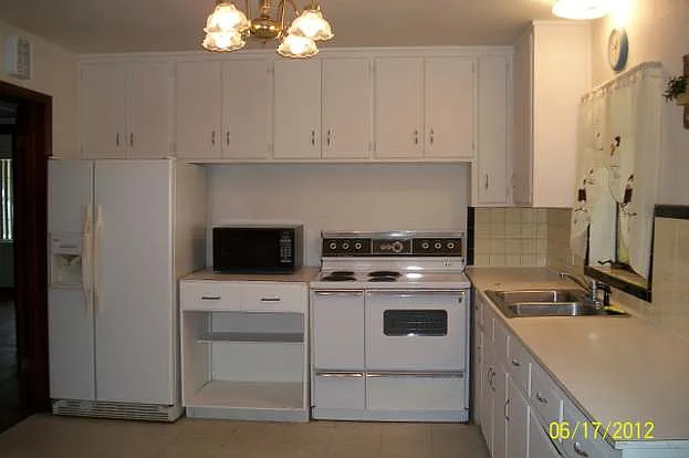477 W 62nd St — Photo 7