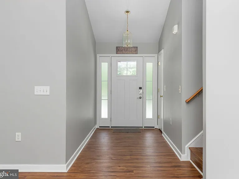 8009 Burrell Rd — Photo 4